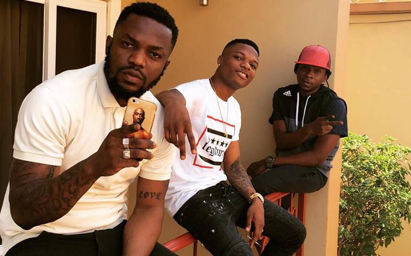 [VIDEO] Wizkid Signs R2bees, Efya And Mr. Eazi On His Star Boy Records